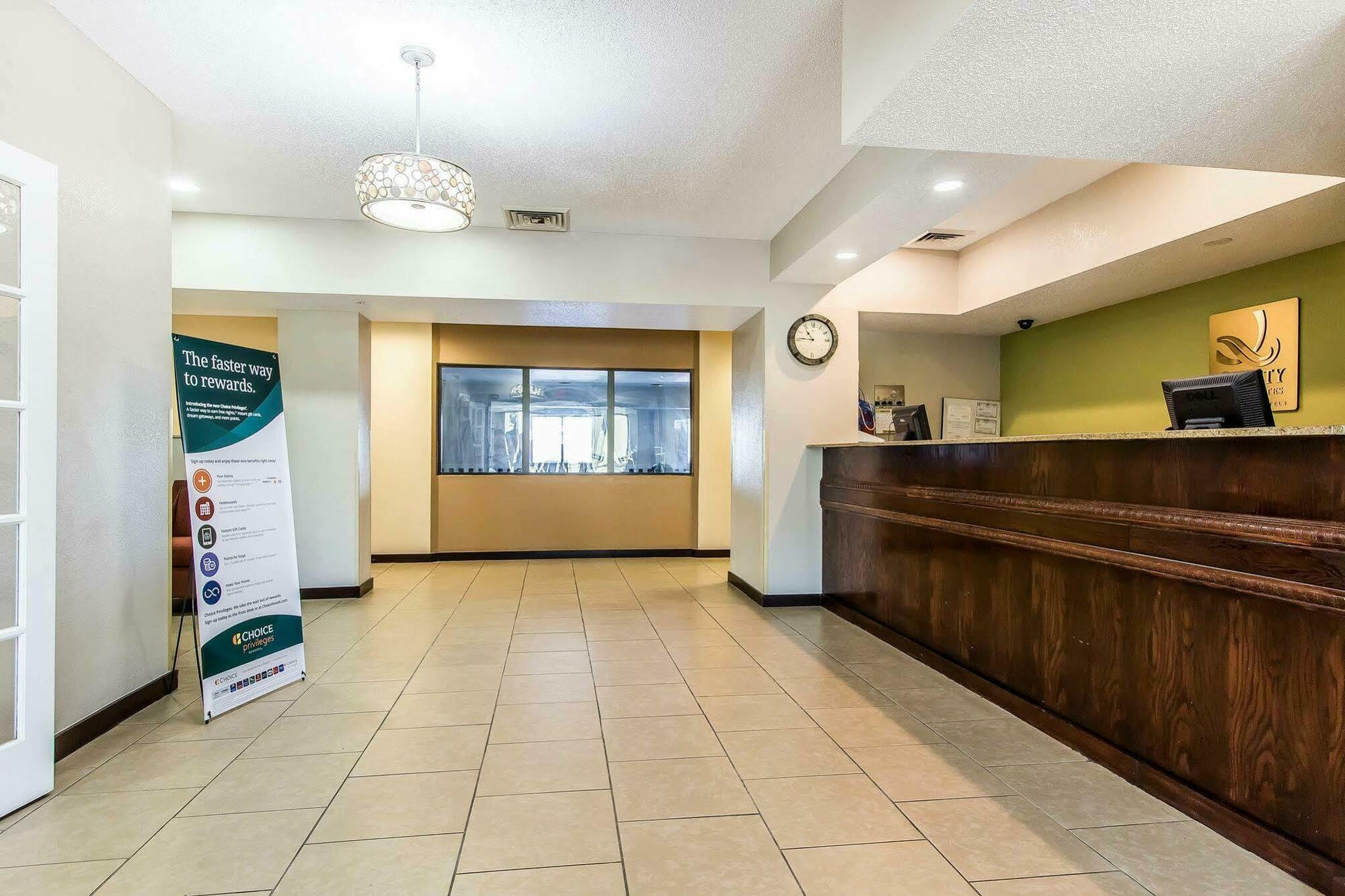 Quality Inn&Suites La Vergne Extérieur photo