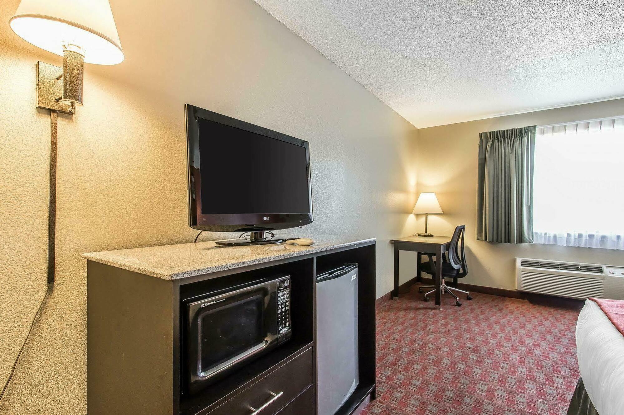 Quality Inn&Suites La Vergne Extérieur photo