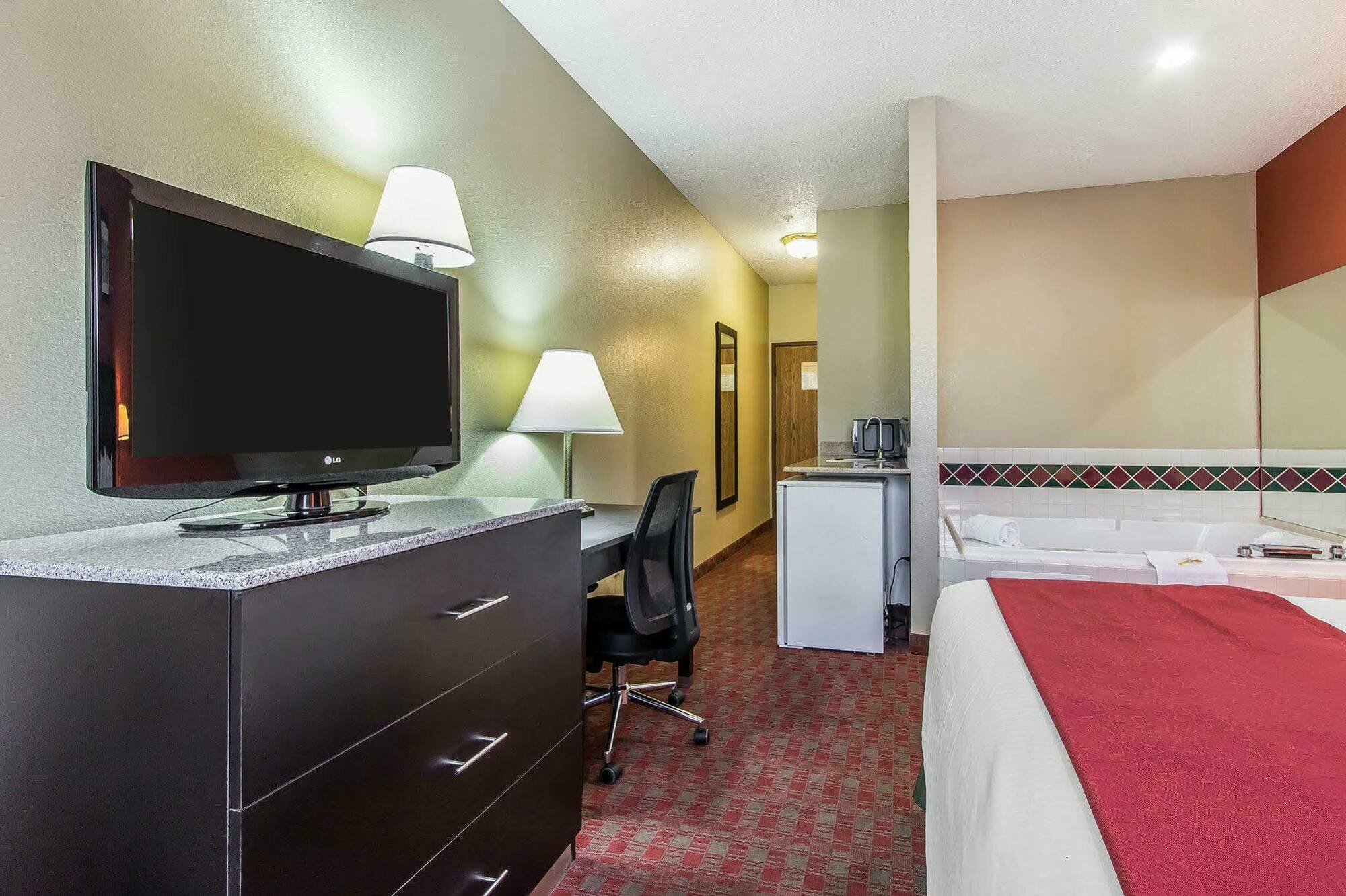 Quality Inn&Suites La Vergne Extérieur photo